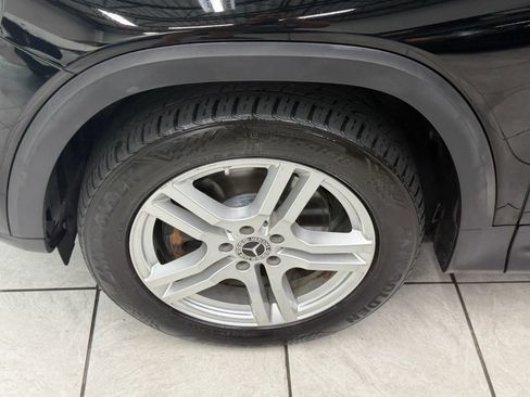 Used 2020 Mercedes-Benz GLB 250 w/ Premium Package image 34