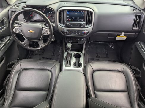 Used 2022 Chevrolet Colorado LT w/ Luxury Package image 12