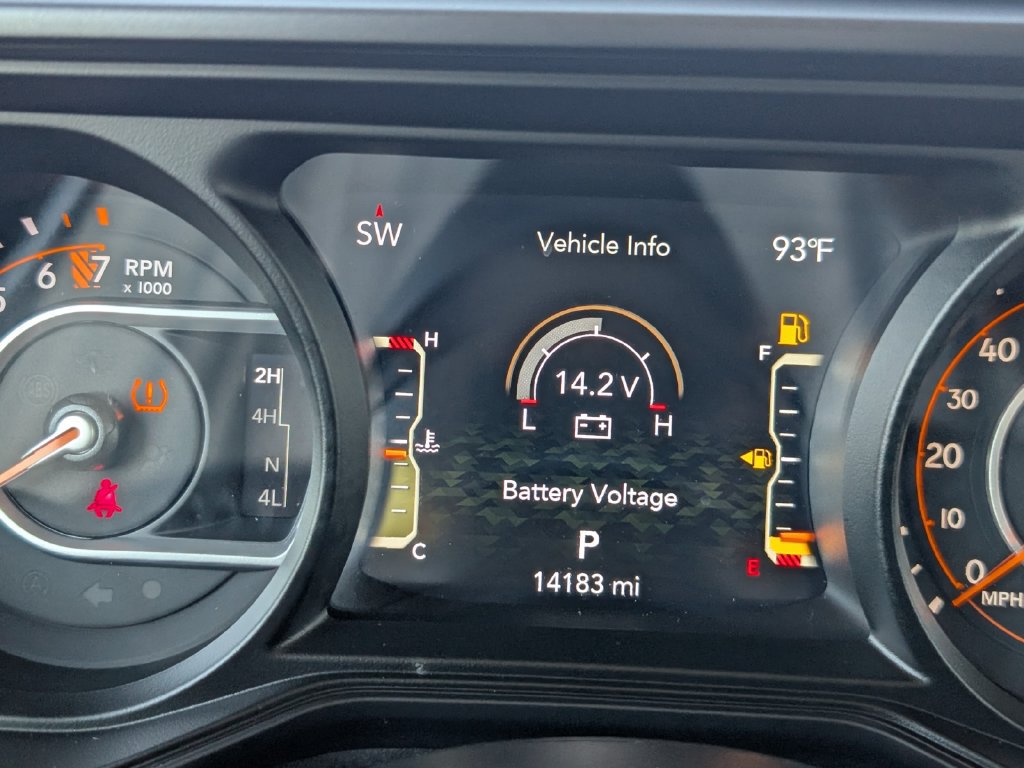 Used 2025 Jeep Gladiator Rubicon AWD/4WD image 9