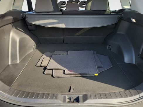 Used 2022 Toyota RAV4 XLE w/ Convenience Package image 12