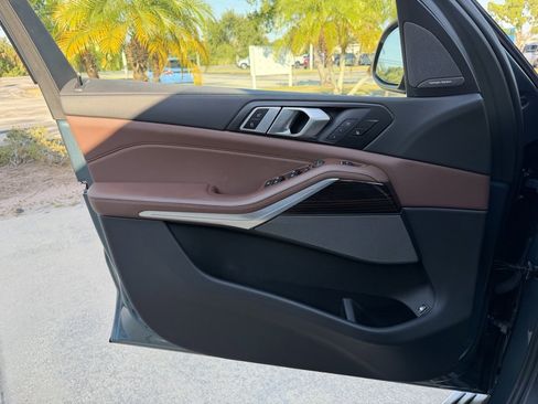 Used 2025 BMW X5 xDrive50e image 22