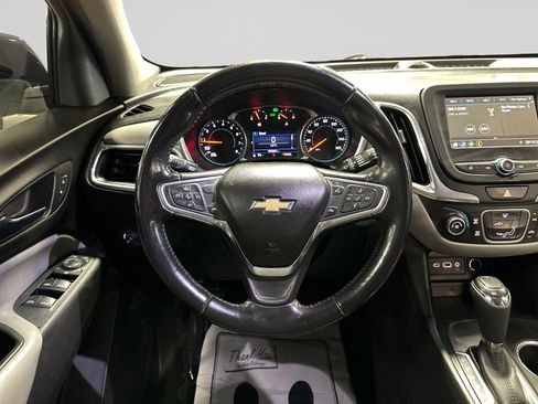 Used 2019 Chevrolet Equinox LT FWD image 17
