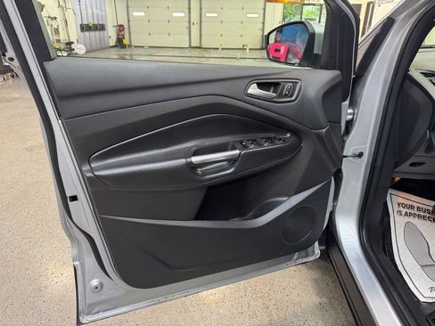 Used 2018 Ford Escape SE AWD/4WD image 12