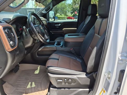 Used 2022 Chevrolet Silverado 3500 High Country AWD/4WD image 19