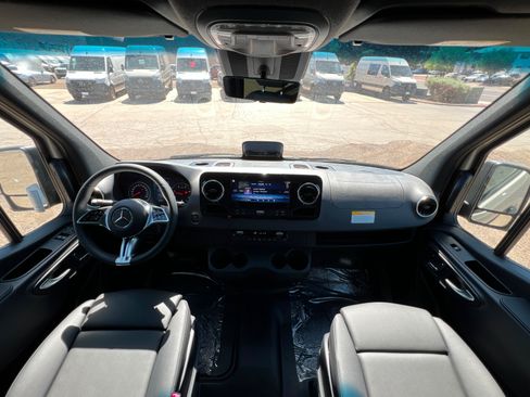 New 2026 Mercedes-Benz Sprinter 2500 image 9