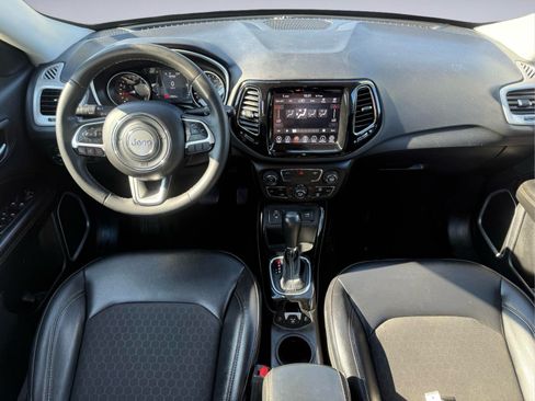 Used 2021 Jeep Compass Latitude FWD image 17