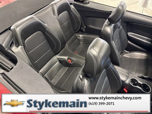 Used 2019 Ford Mustang Premium w/ Ecoboost Performance Package image 10