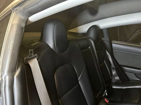 Used 2018 Tesla Model 3 Long Range RWD image 19