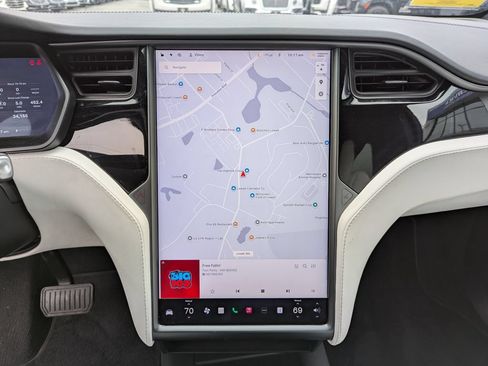 Used 2020 Tesla Model X Long Range AWD/4WD image 18