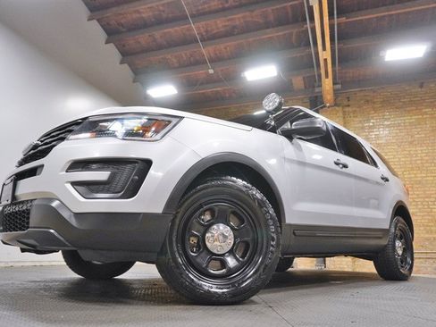 Used 2018 Ford Explorer 4WD Police Interceptor image 3