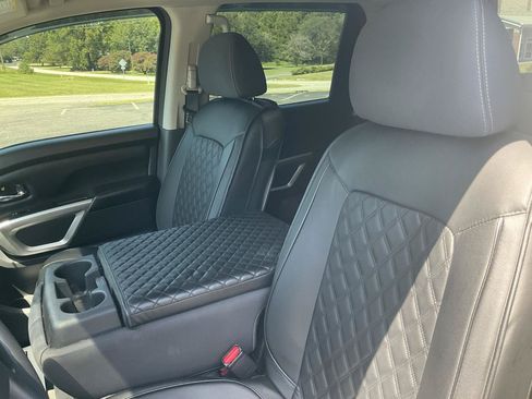 Used 2021 Nissan Titan SV AWD/4WD image 18