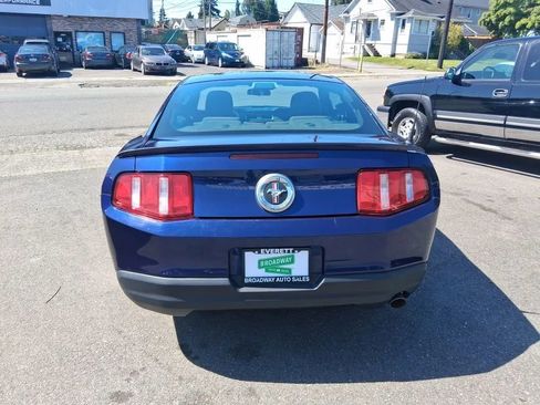 Used 2010 Ford Mustang Premium RWD image 6