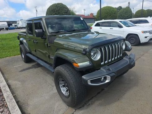 Used 2022 Jeep Gladiator Overland w/ Popular Equipment Package AWD/4WD image 3