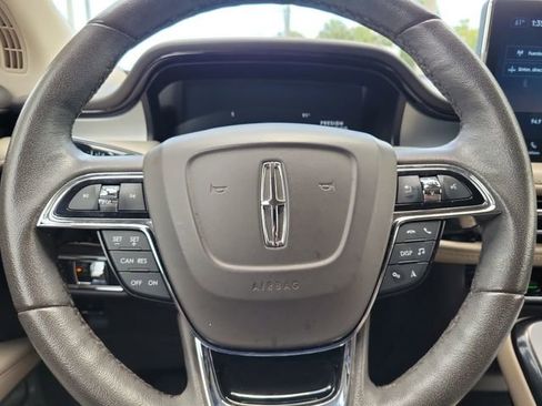 Certified 2022 Lincoln Nautilus FWD w/ Premium Package image 20
