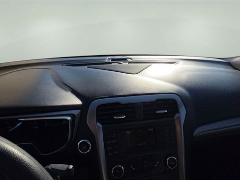 Used 2018 Ford Fusion S FWD image 9