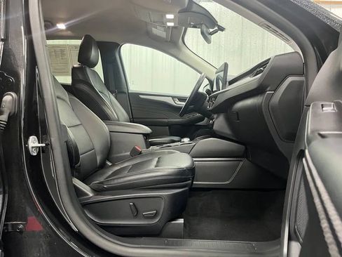Used 2025 Ford Escape Platinum AWD/4WD image 23