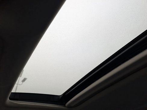 Used 2024 Honda Accord Touring image 4