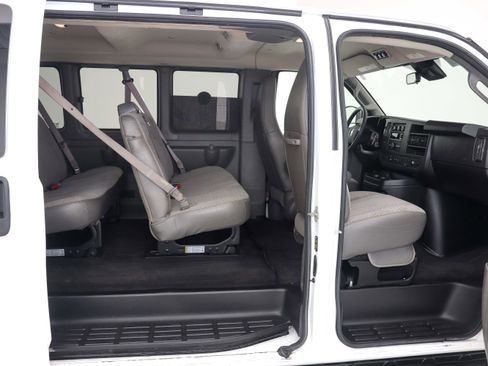 Used 2019 Chevrolet Express 3500 LT w/ LT Preferred Equipment Group RWD image 12