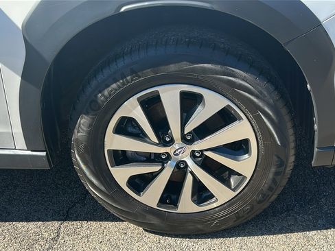 Used 2023 Subaru Outback Premium AWD/4WD image 12