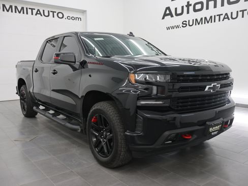 Used 2022 Chevrolet Silverado 1500 RST w/ Redline Edition AWD/4WD image 2