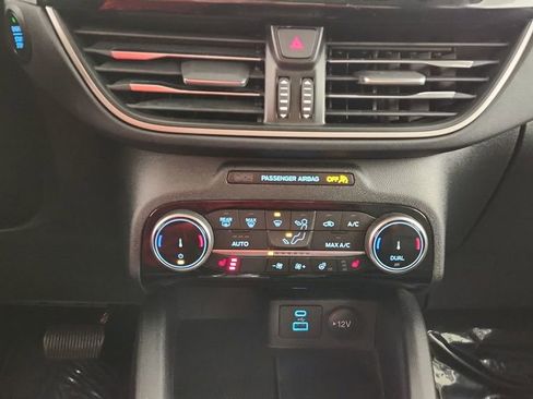 Used 2022 Ford Escape SEL image 16