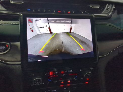 Used 2022 Jeep Grand Cherokee Overland image 14