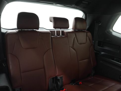 Used 2023 Kia Telluride EX w/ EX Captain's Chair Package AWD/4WD image 13