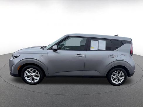 Used 2025 Kia Soul LX w/ LX Technology Package FWD image 8