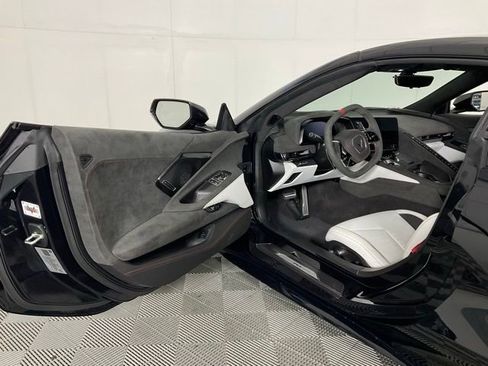 Used 2023 Chevrolet Corvette Stingray Premium Cpe w/ Z51 Performance Package image 29