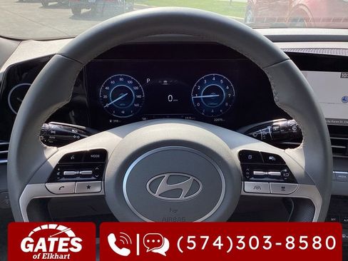 Used 2025 Hyundai Elantra SEL FWD image 25