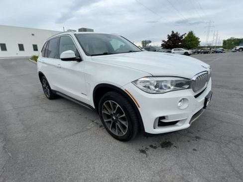 Used 2018 BMW X5 xDrive35i w/ Premium Package AWD/4WD image 2