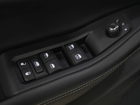 Used 2023 Jeep Grand Cherokee L Limited w/ Luxury Tech Group II image 25