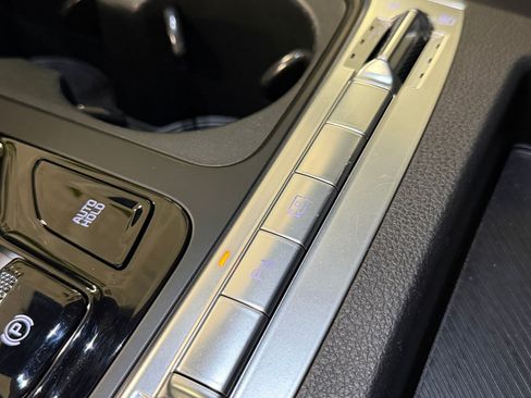 Used 2025 Kia Carnival SX FWD image 25
