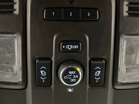 Used 2021 Chevrolet Suburban Z71 w/ Z71 Off-Road Package image 61