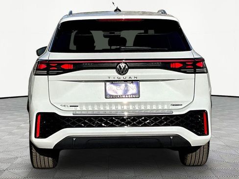 New 2026 Volkswagen Tiguan SEL R-Line image 5