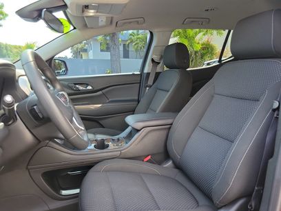 Used 2023 GMC Acadia SLE w/ Driver Convenience Package
