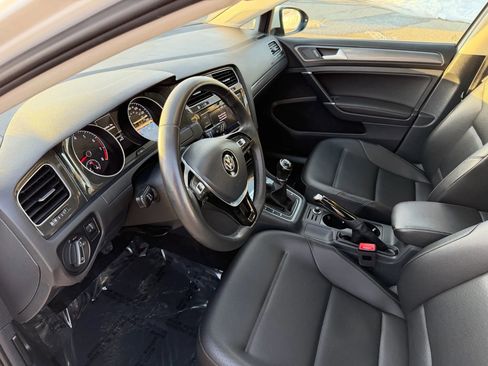 Used 2020 Volkswagen Golf 4-Door image 12