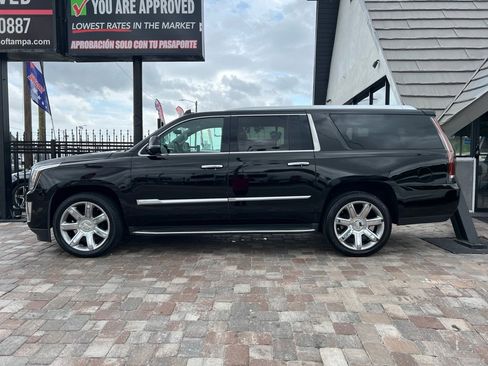 Used 2020 Cadillac Escalade ESV Luxury image 1