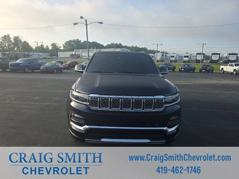 Used 2023 Jeep Grand Wagoneer Series III AWD/4WD image 9