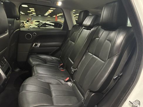 Used 2016 Land Rover Range Rover Sport SE image 40
