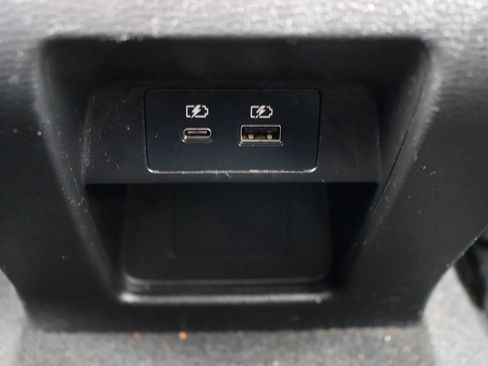 Used 2024 Mitsubishi Outlander AWD image 23