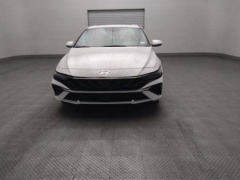 Used 2025 Hyundai Elantra SEL FWD image 15