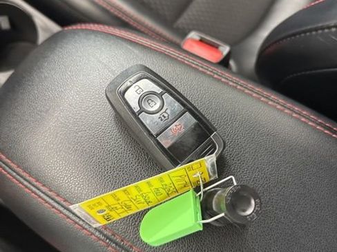 Used 2025 Ford Escape ST-Line FWD image 32