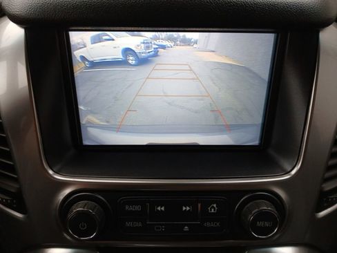 Used 2020 Chevrolet Suburban LT image 9