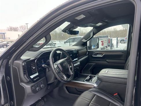 Used 2024 Chevrolet Silverado 2500 High Country w/ Midnight Edition image 15