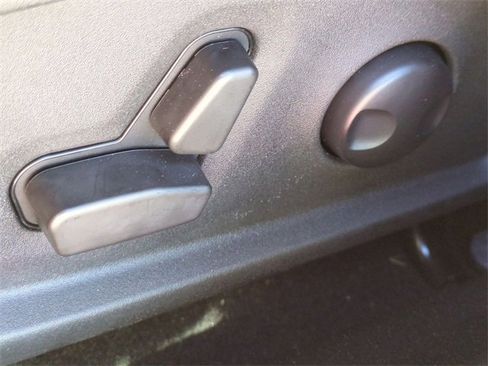 Used 2023 Jeep Compass Limited w/ Sun and Sound Group image 19