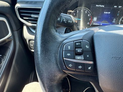 Used 2020 Ford Explorer XLT w/ Equipment Group 202A AWD/4WD image 15