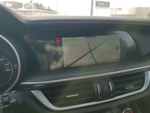 Used 2022 Alfa Romeo Stelvio Ti image 21