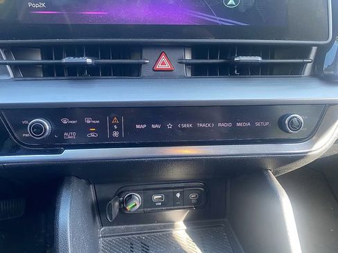 Certified 2023 Kia Sportage EX image 40