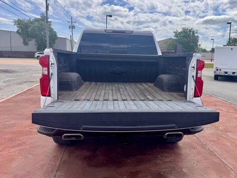 Used 2022 Chevrolet Silverado 1500 LT Trail Boss w/ Convenience Package II AWD/4WD image 6